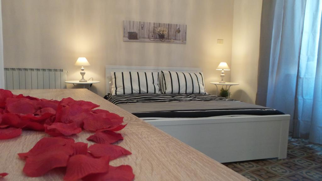 Bed and Breakfast Bb Essenze Palermo Zewnętrze zdjęcie